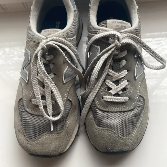 New Balance 574 Gray Sneakers Classic Suede Mesh - Picture 4 of 5